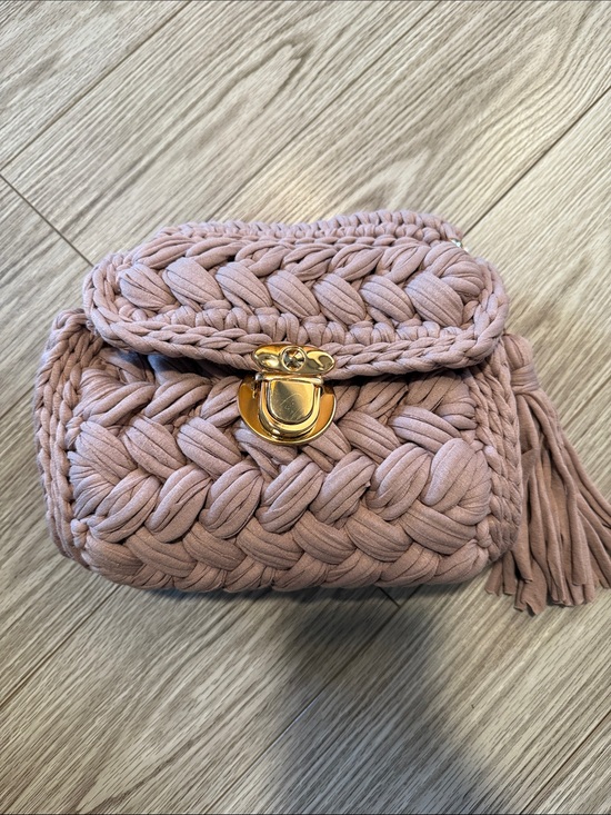 Choel Handbags - Choel Mini Woven Crossbody Bag in Dusty Rose with Gold Turn-Lock